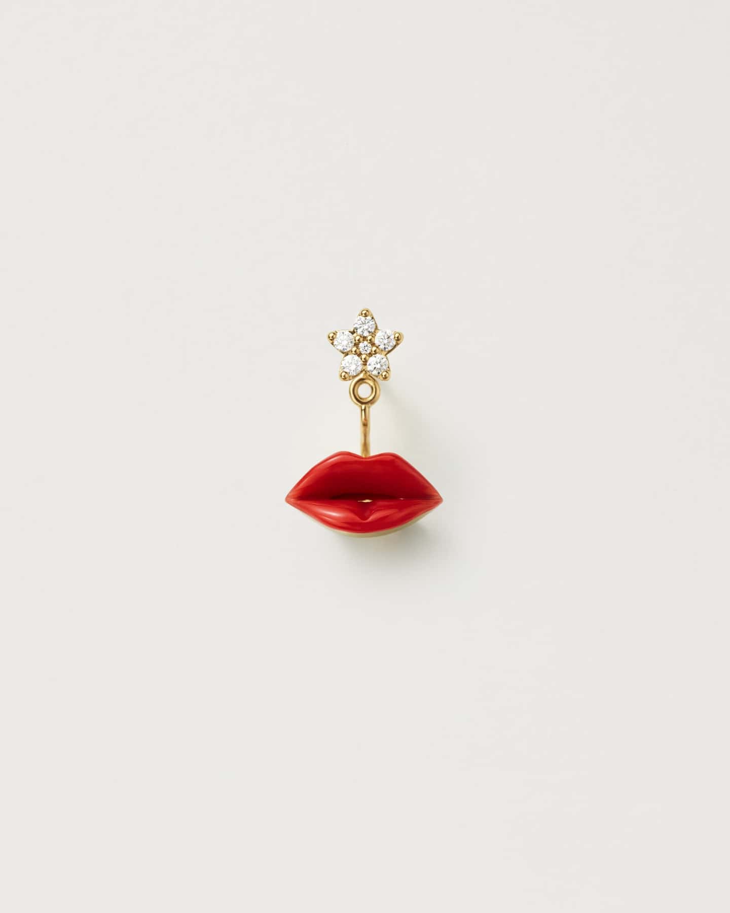 Seal It with A Chic Kiss