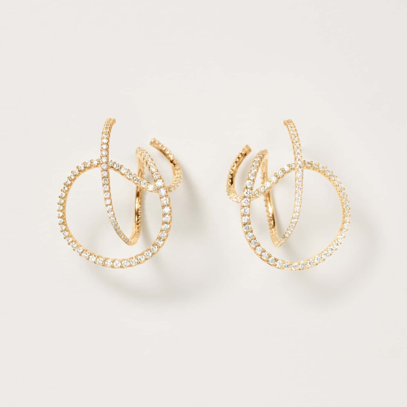 DAZZLE IN DIAMONDS