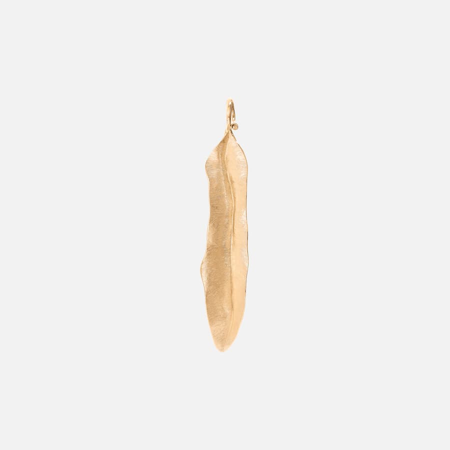 Leaves Collection 6.5 cm Pendant in 18 Karat Yellow Gold   |  Ole Lynggaard Copenhagen 