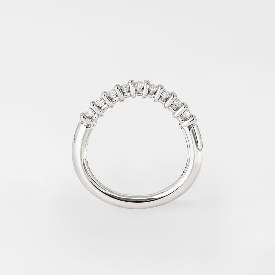 Celebration alliance ring i poleret hvidguld med diamanter | Ole Lynggaard Copenhagen