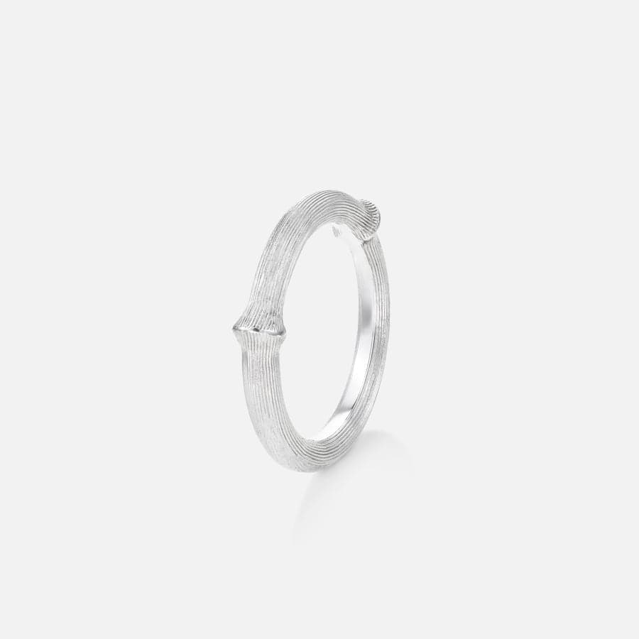 Nature ring III i 18 karat hvidguld | Ole Lynggaard Copenhagen