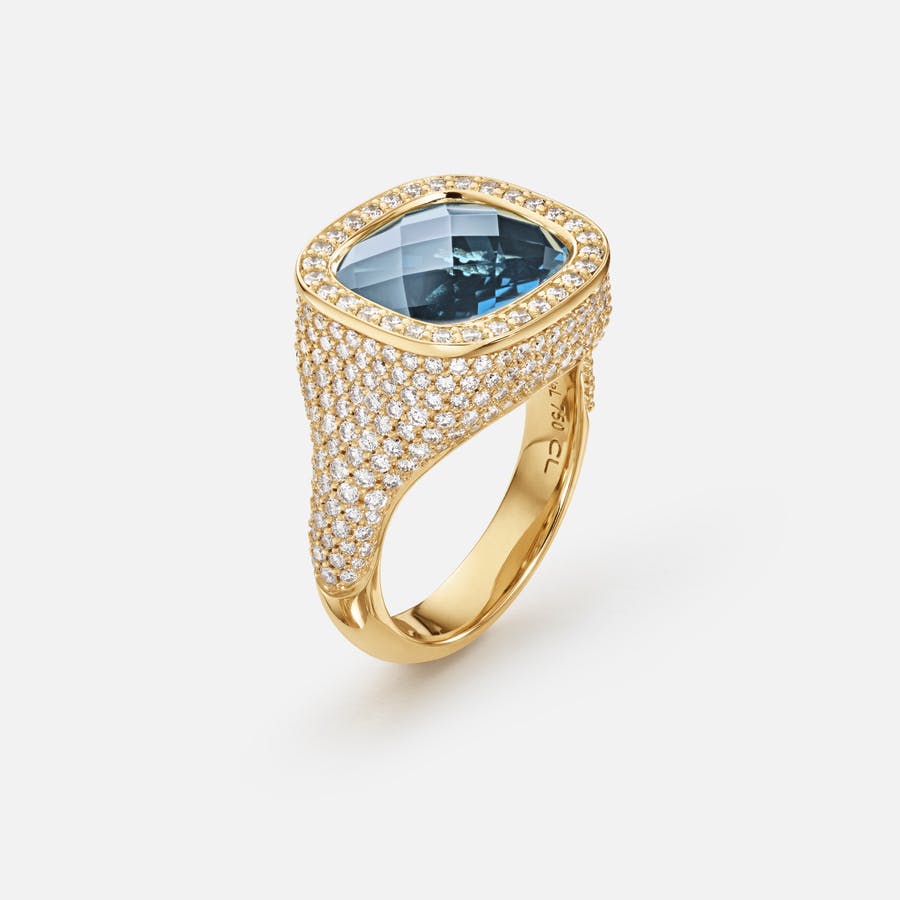 Cushion ring in 750/- Gelbgold, Diamanten & London Blautopas  |  Ole Lynggaard Copenhagen 