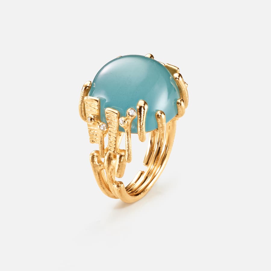 BoHo Ring Large in Gold with a Blue Aquamarine and Diamonds | Ole Lynggaard Copenhagen
