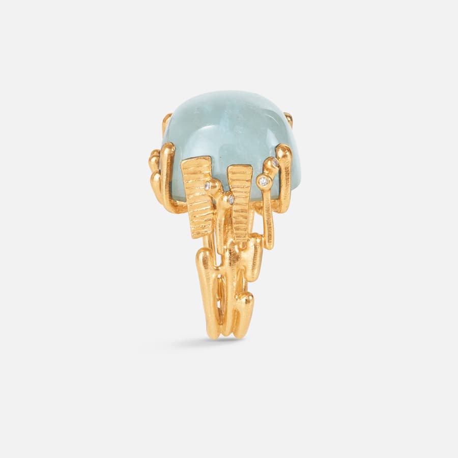 BoHo ring stor i guld med blågrøn akvamarin og diamanter | Ole Lynggaard Copenhagen