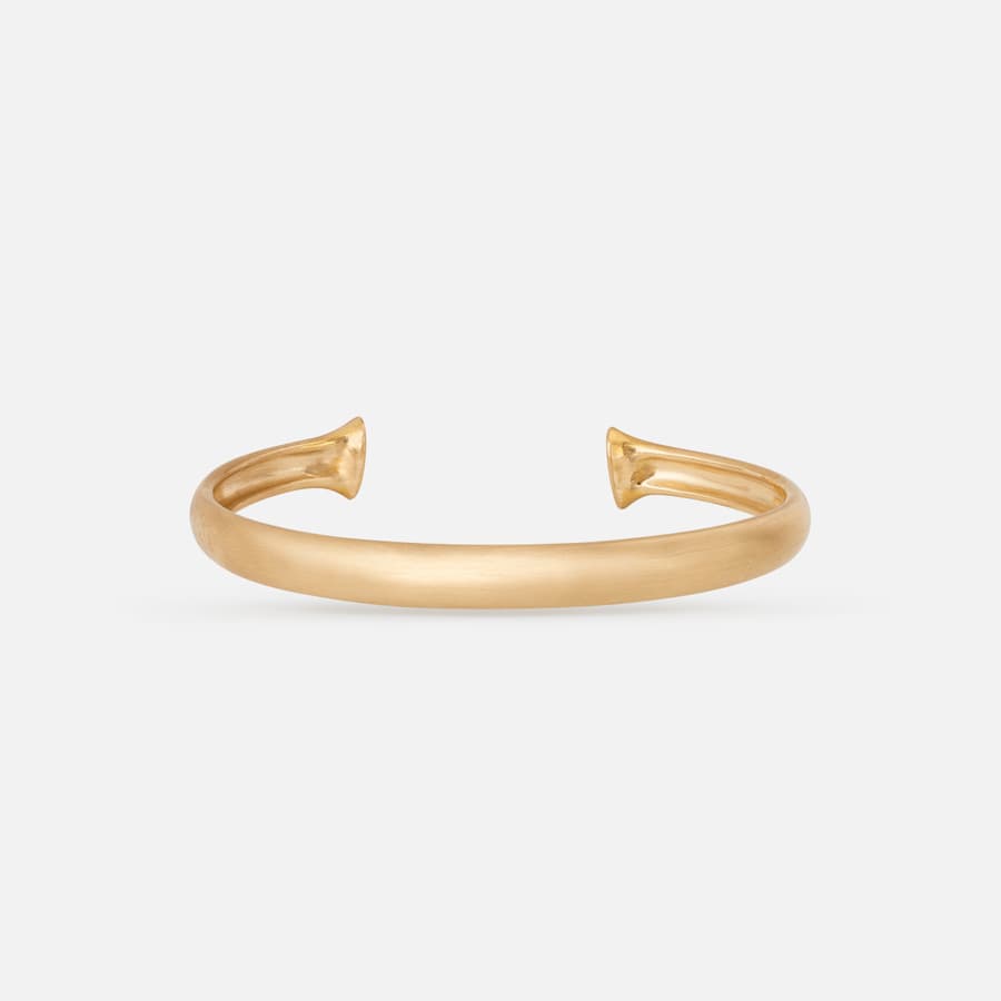 Julius Bangle in 18 Karat Yellow Gold  |  Ole Lynggaard Copenhagen 