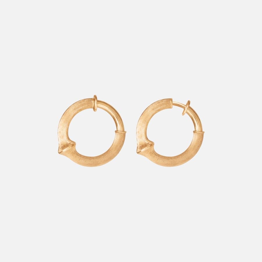 Petites Boucles d'Oreilles Créoles Nature en Or Jaune 18 Carats  |  Ole Lynggaard Copenhagen 