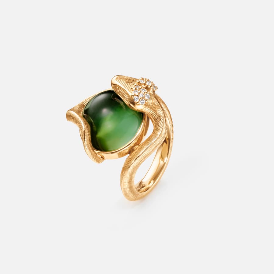 Snakes ring in yellow gold with green tourmaline and diamonds | Ole Lynggaard Copenhagen