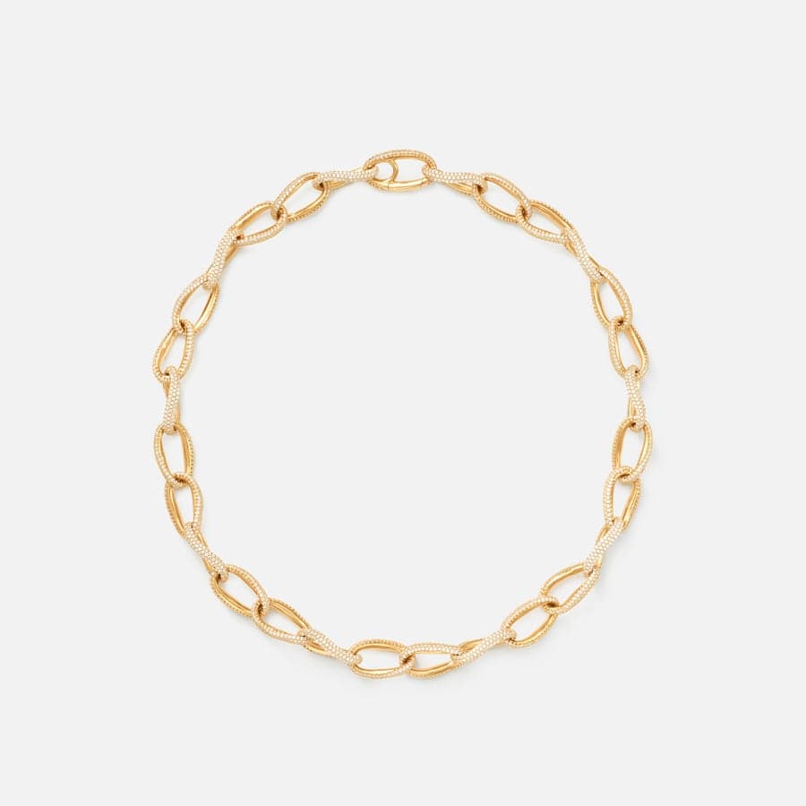 Love collier medium with pavé links in 18 karat yellow gold and diamonds | Ole Lynggaard