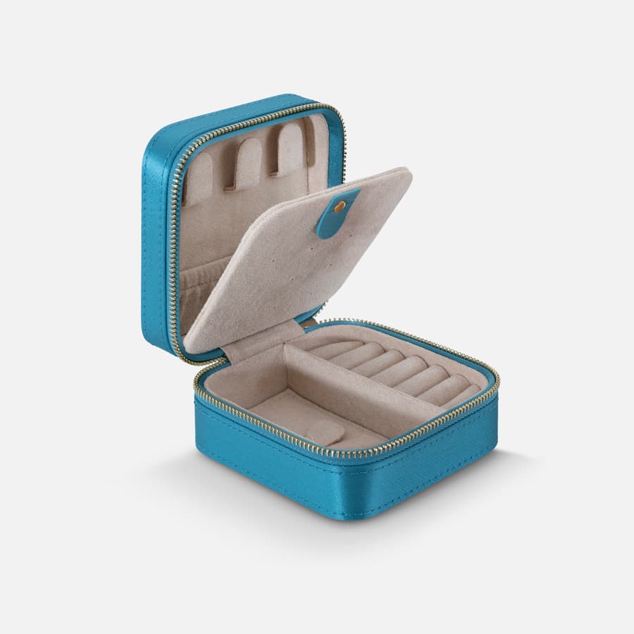 Turquoise-coloured Jewellery Box in Silk with Zipper    |  Ole Lynggaard Copenhagen 