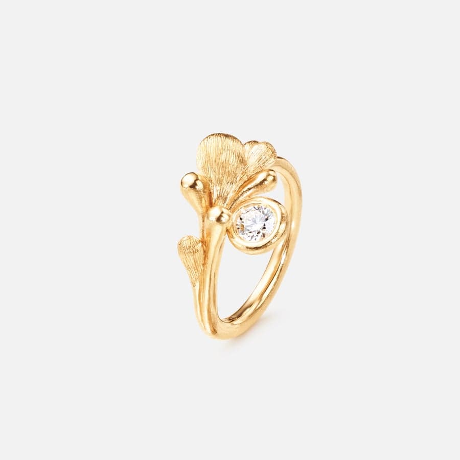 Bague BoHo en or jaune avec un diamant taille brillant | Ole Lynggaard