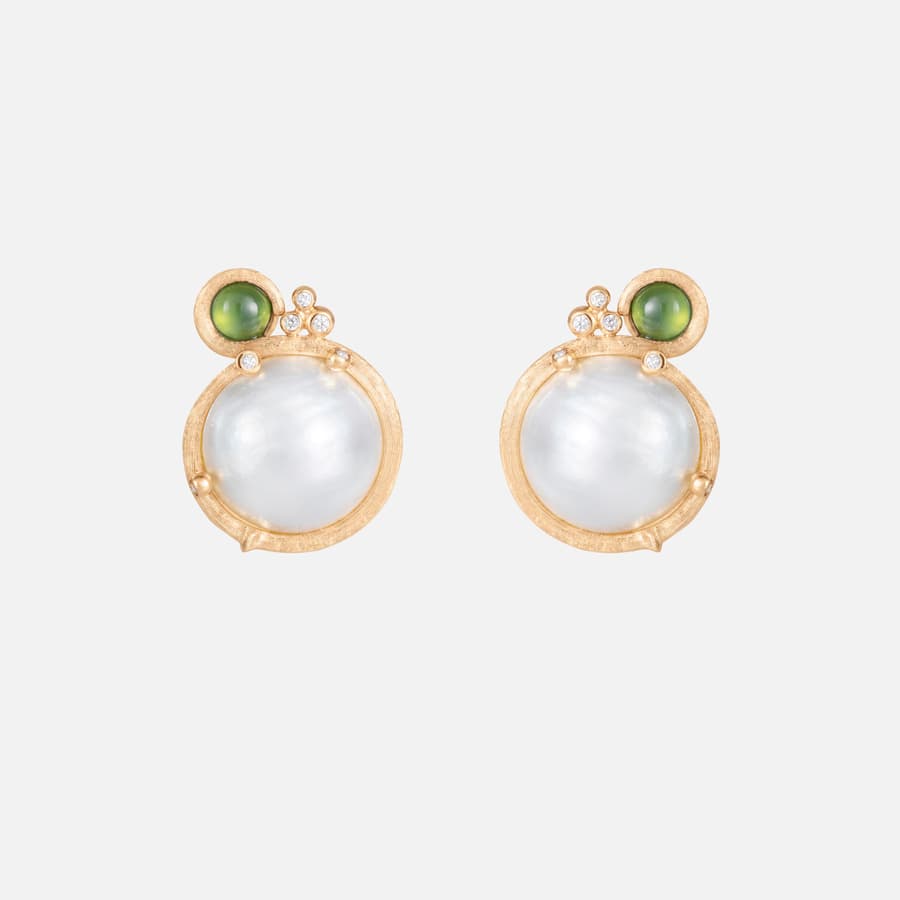 Boucles d'Oreilles Clip BoHo Perle de Mabe en Or avec Tourmaline et Diamants  |  Ole Lynggaard Copenhagen