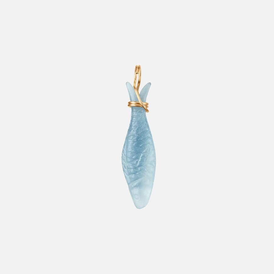 Young Fish pendant in 18 karat yellow gold and aquamarine | OLE LYNGGAARD COPENHAGEN	