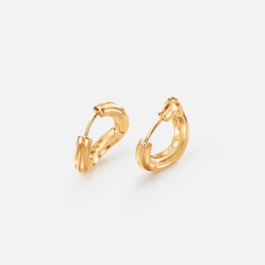 Under The Sea Creol Small in 18 karat yellow gold | OLE LYNGGAARD COPENHAGEN	