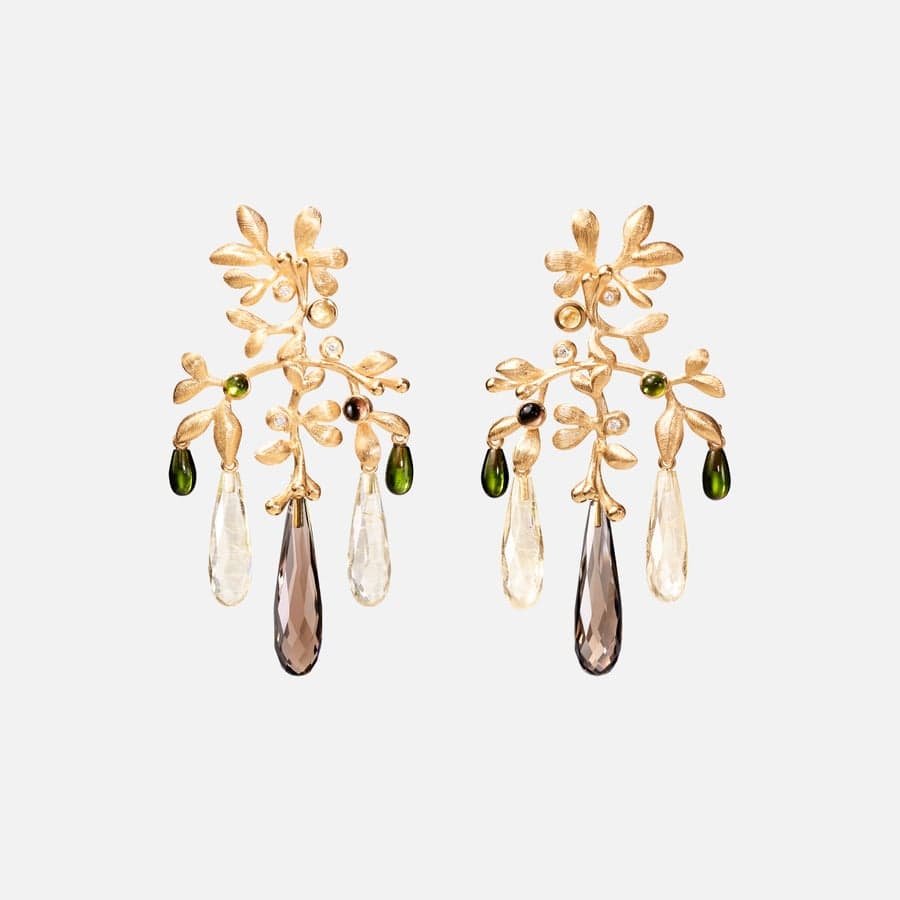 Boucles d’oreille moyennes Gipsy en or jaune avec quartz fumé, quartz rutile, tourmalines vertes et diamants taille brillant | Ole Lynggaard
