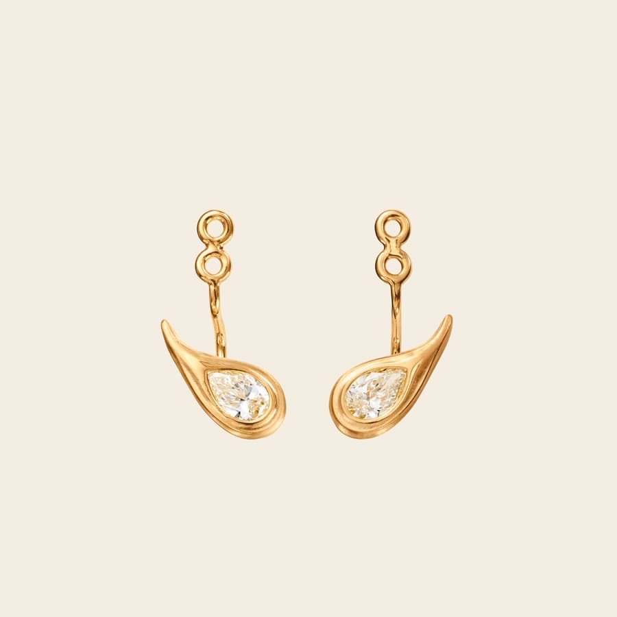 Ocean Drop solitaire earring pendants in 18 karat yellow gold with diamonds | Ole Lynggaard