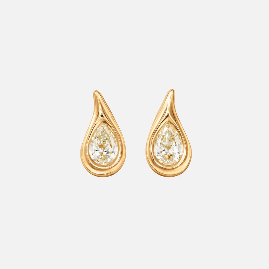 Ocean Drop solitaire stud earrings in 18 karat yellow gold and diamonds | Ole Lynggaard