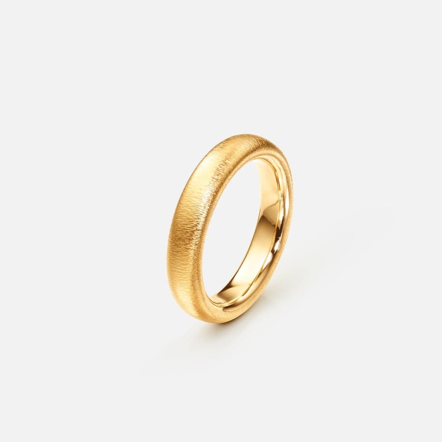 The Ring, 5 mm in Hammered Yellow Gold  |  Ole Lynggaard 