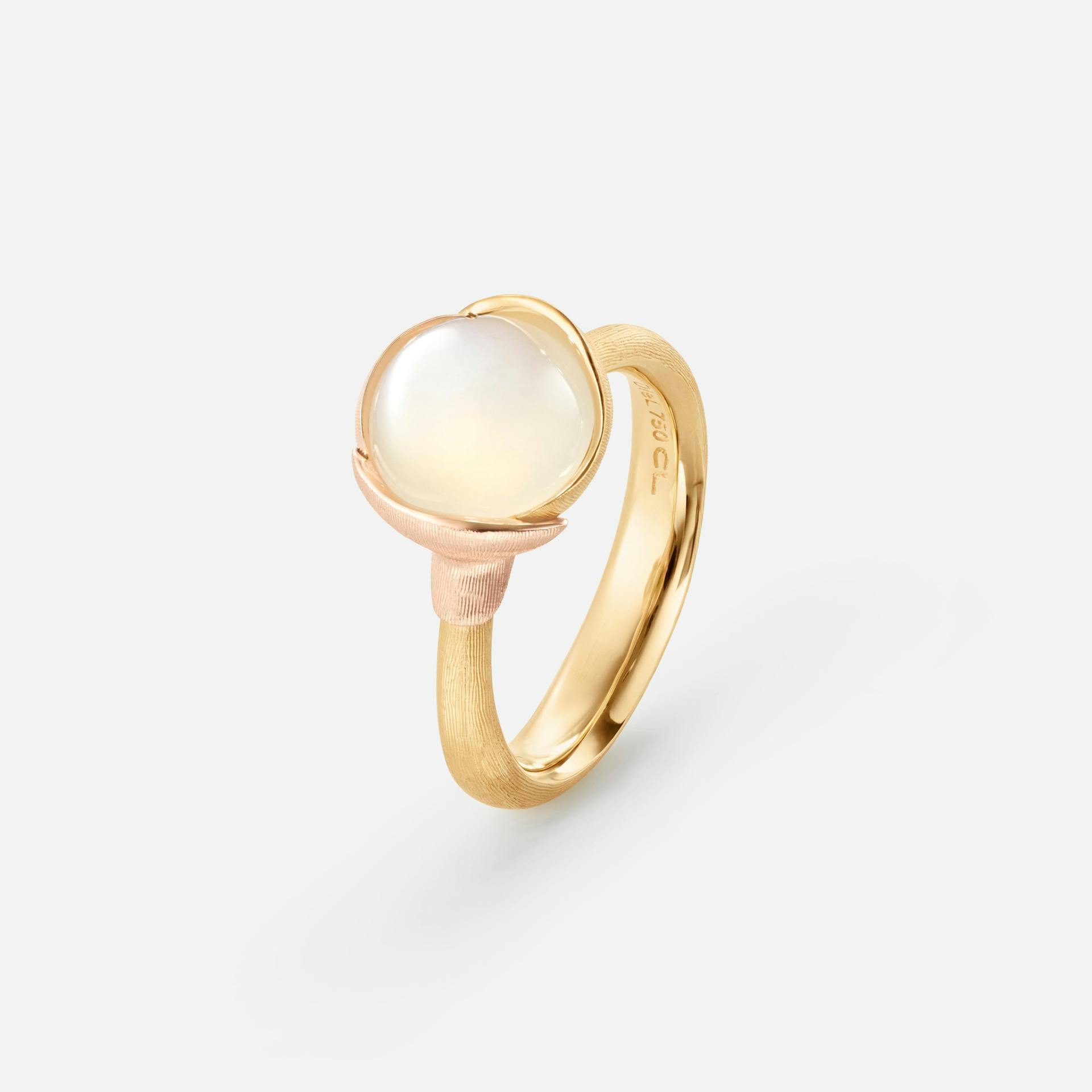 Lotus-ring størrelse 1 i gult guld og rosaguld med hvid månesten | Ole Lynggaard Copenhagen