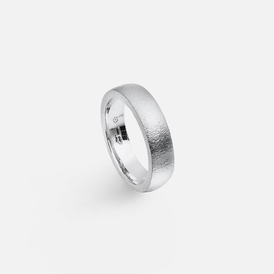 Forever Love Men's Ring in Textured White Gold  |  Ole Lynggaard Copenhagen
