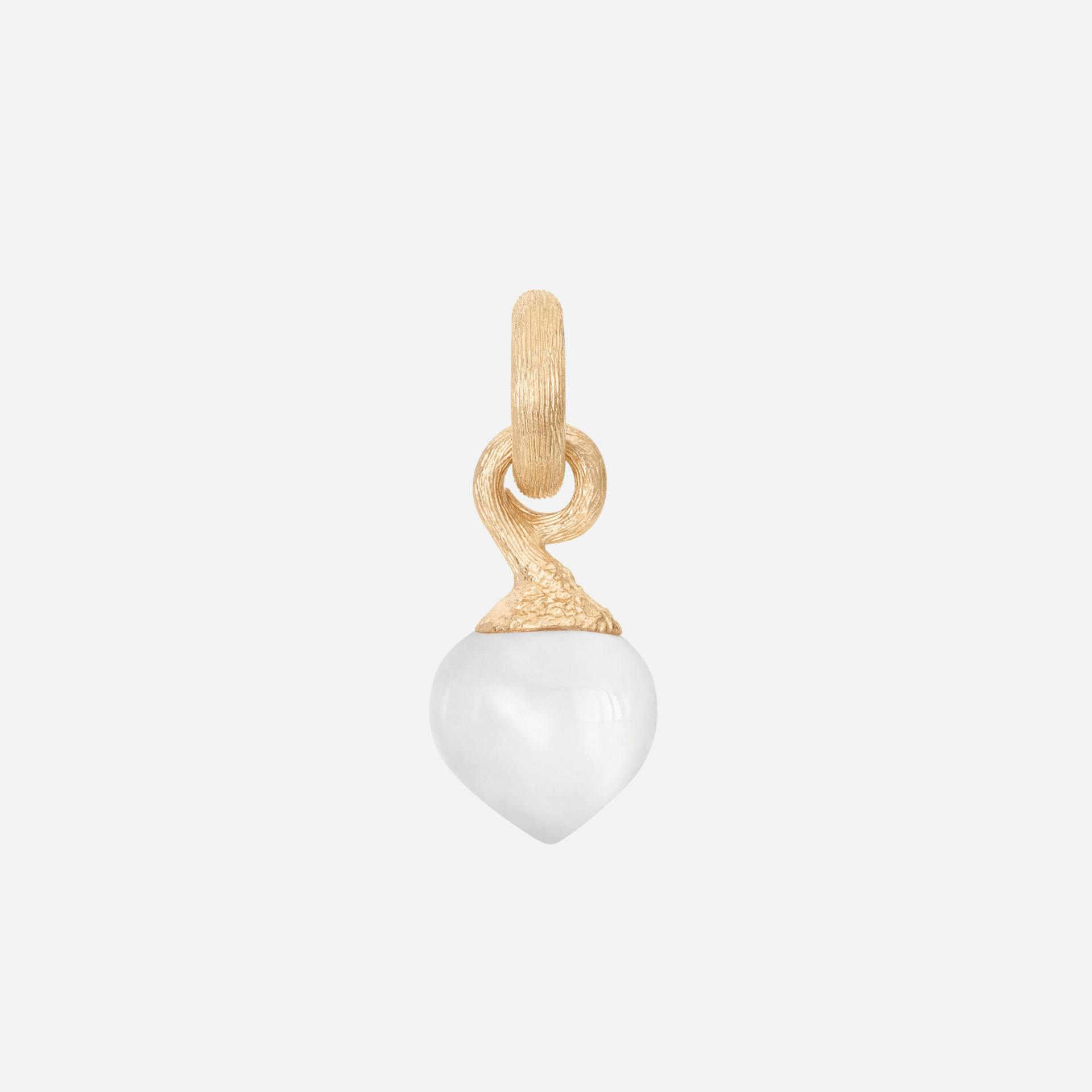 Sweet drops charm 18k gold with white moonstone