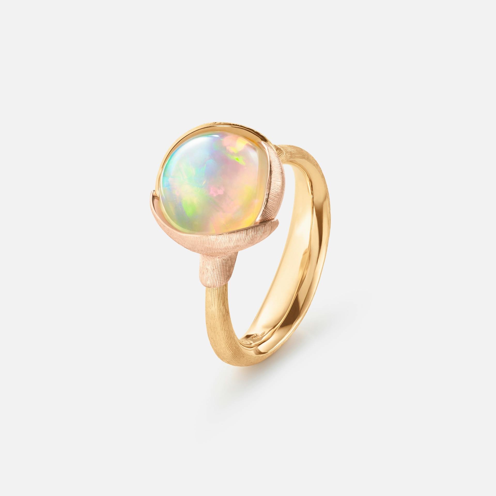 Lotus-ring størrelse 2 i gult guld og rosaguld med opal | Ole Lynggaard Copenhagen