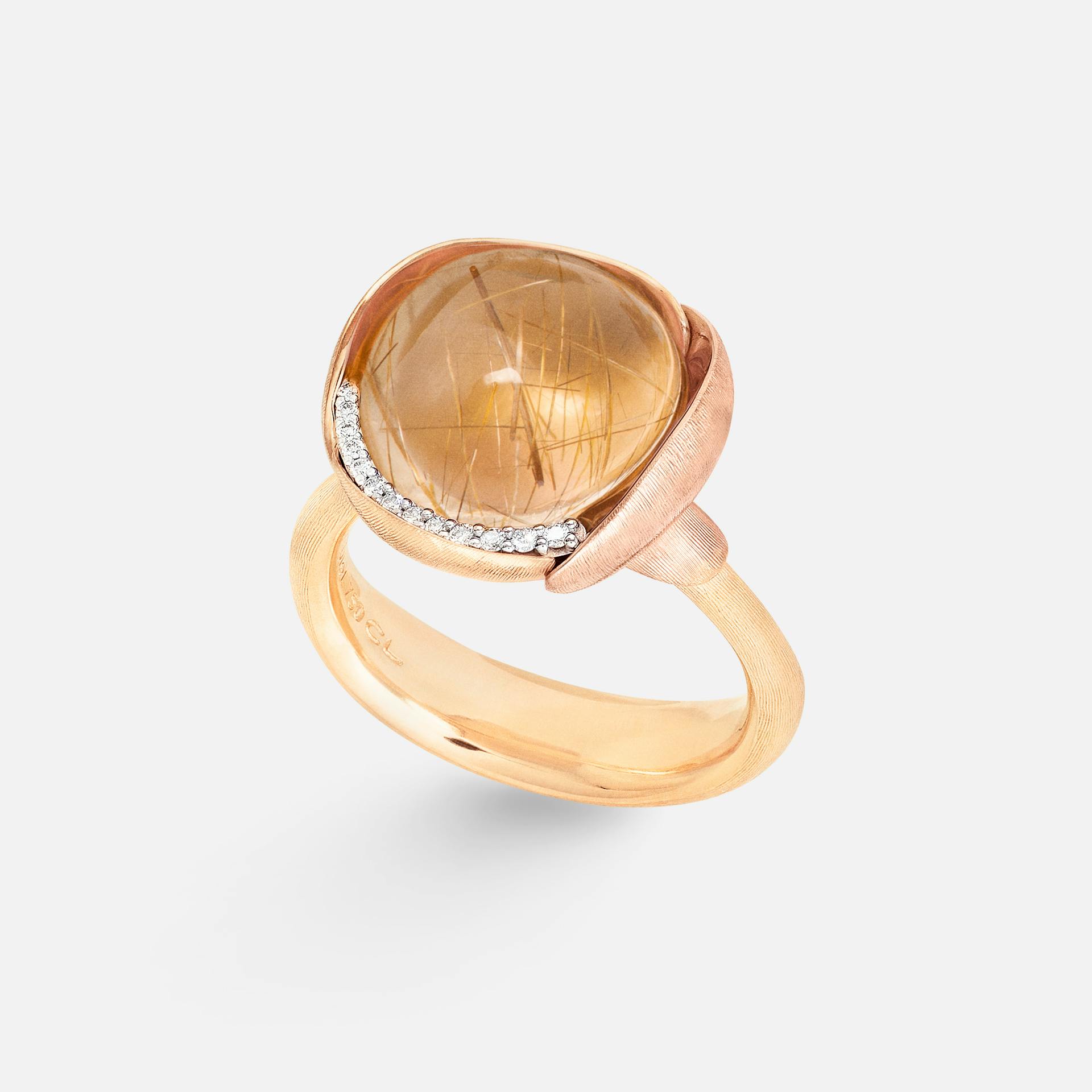 Lotus-ring 3 i gult guld og rosaguld med diamanter og rutilkvarts | Ole Lynggaard Copenhagen