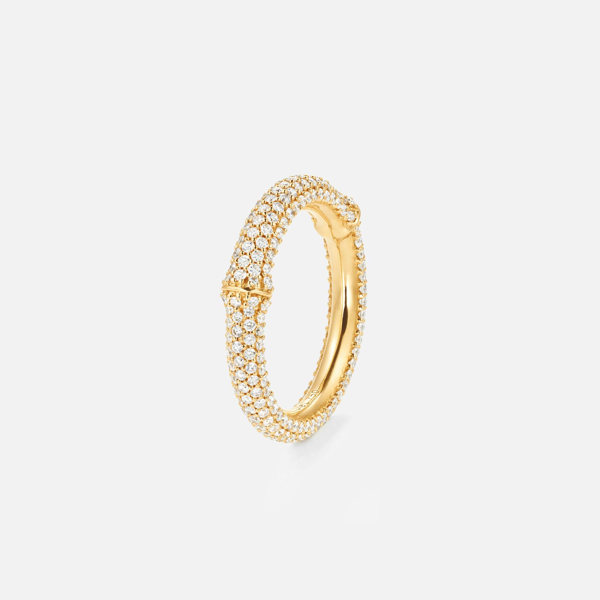 Nature Ring IV in 18 Karat Yellow Gold with Pavé-set Diamonds | Ole Lynggaard Copenhagen