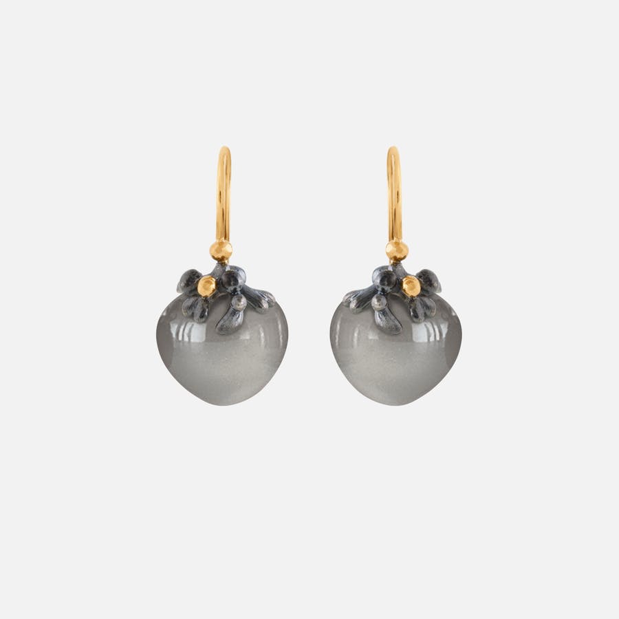 Guld og oxideret sølv Dew drops øreringe med grå månesten | Ole Lynggaard Copenhagen
