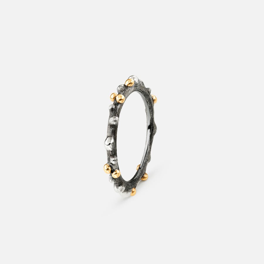 Nature Ring in 18 Karat Gold and Oxidized Sterling Silver | Ole Lynggaard Copenhagen