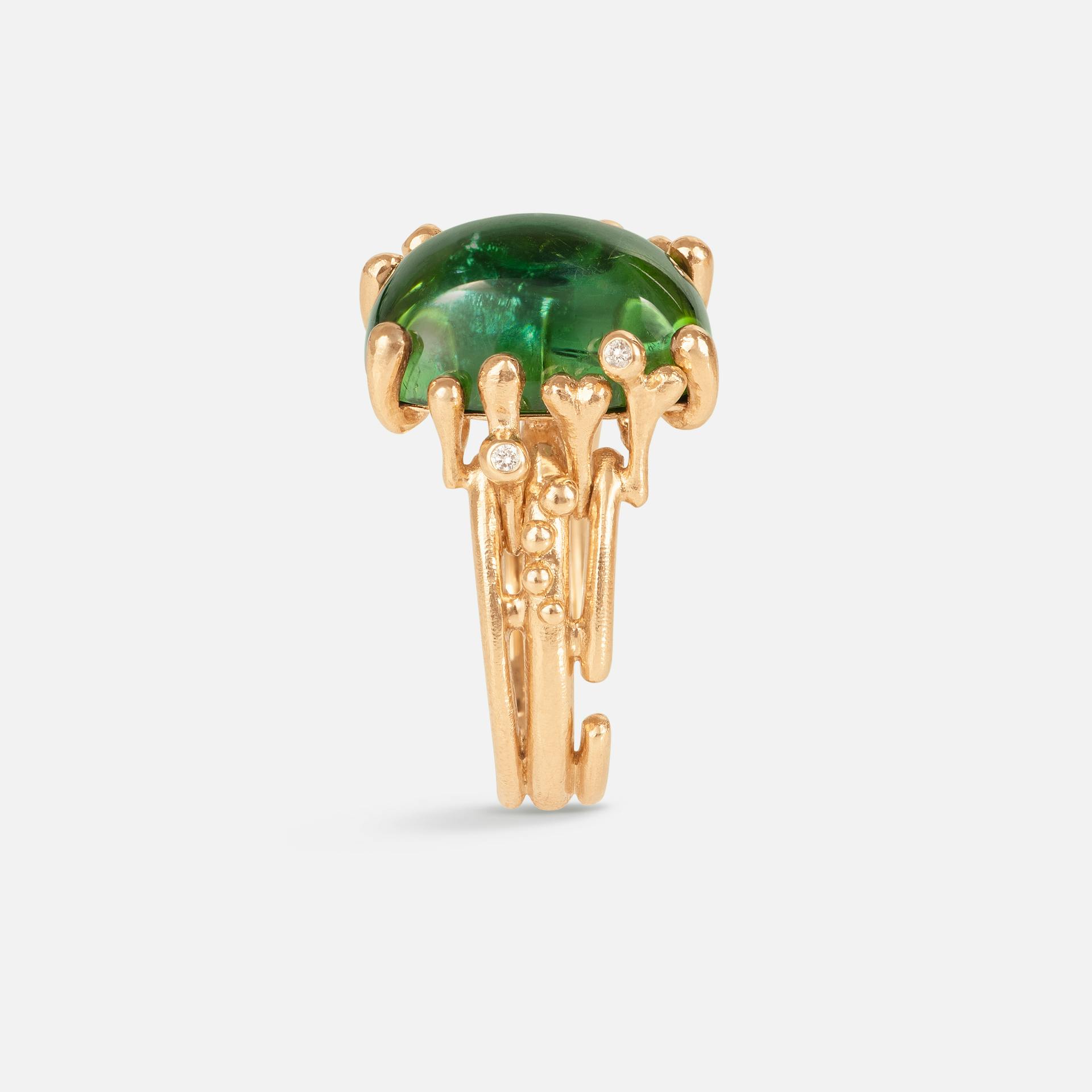 BoHo ring medium i guld med grøn turmalin og diamanter | Ole Lynggaard Copenhagen