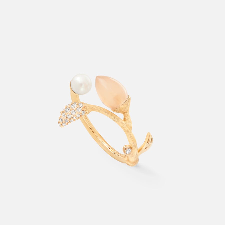 Blooming ring in Gold mit Diamanten, Perle und rötlichem Mondstein   |  Ole Lynggaard Copenhagen 