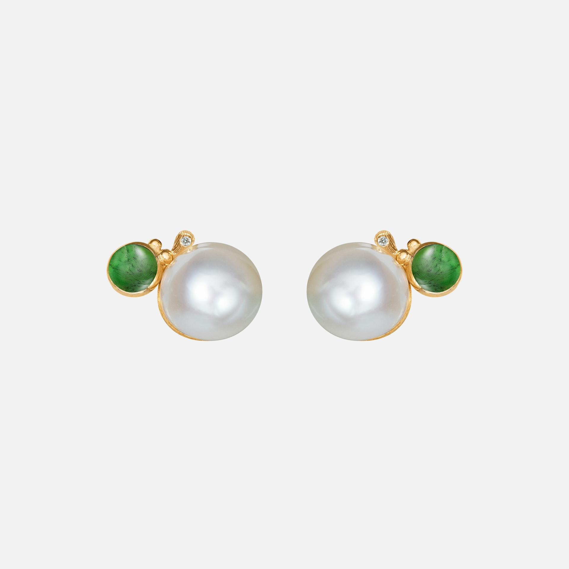 BoHo Pearl Stud Earrings in Gold with Green Tourmaline and Diamonds | Ole Lynggaard Copenhagen