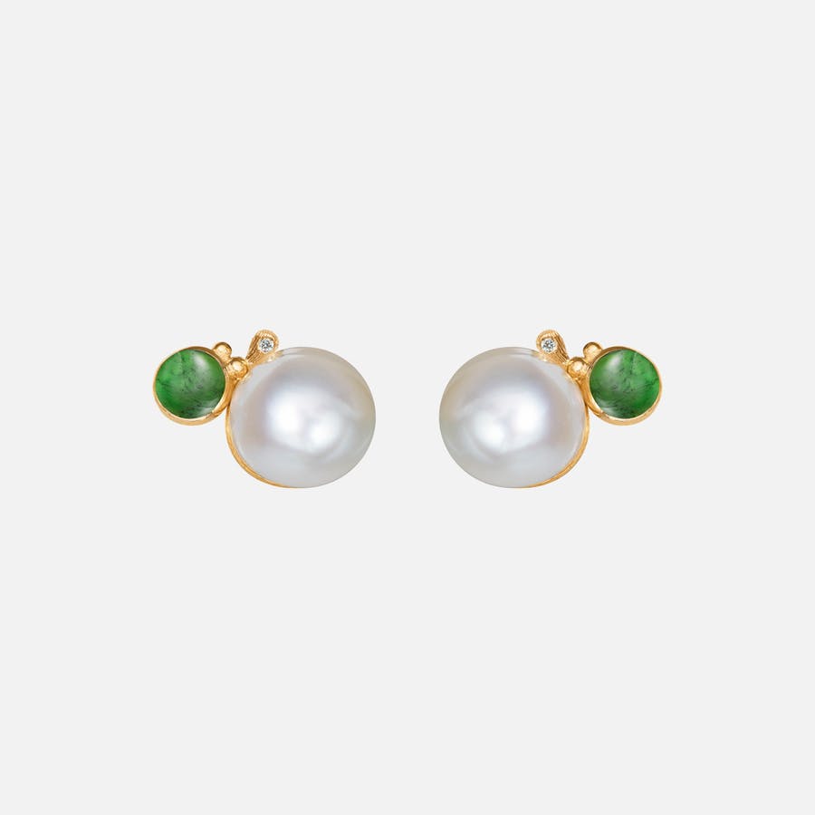 BoHo Pearl Stud Earrings in Gold with Green Tourmaline and Diamonds | Ole Lynggaard Copenhagen