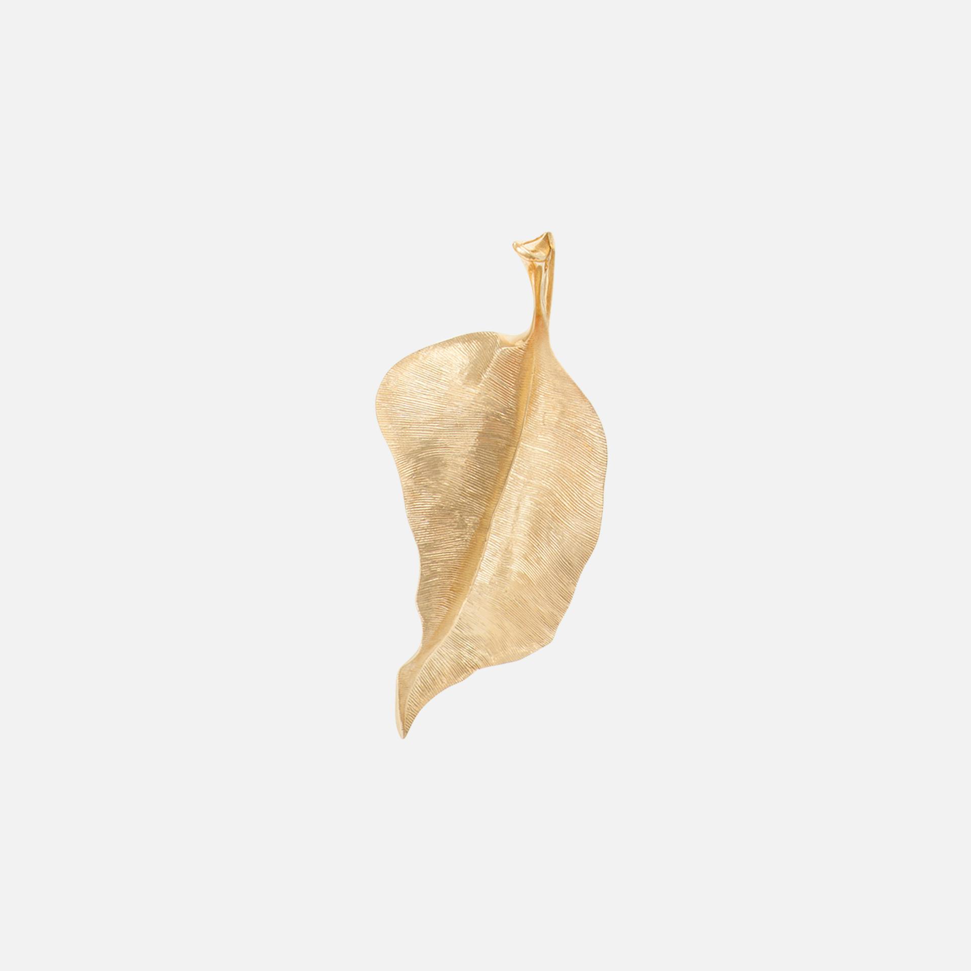 Leaves Collection 5,7 cm Pendant in 18 Karat Yellow Gold   |  Ole Lynggaard Copenhagen 
