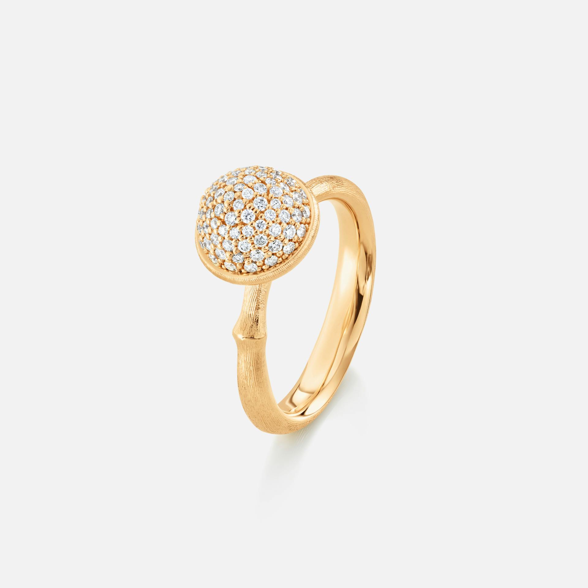 Lotus-ring medium i 18 karat gult guld med diamanter | Ole Lynggaard Copenhagen