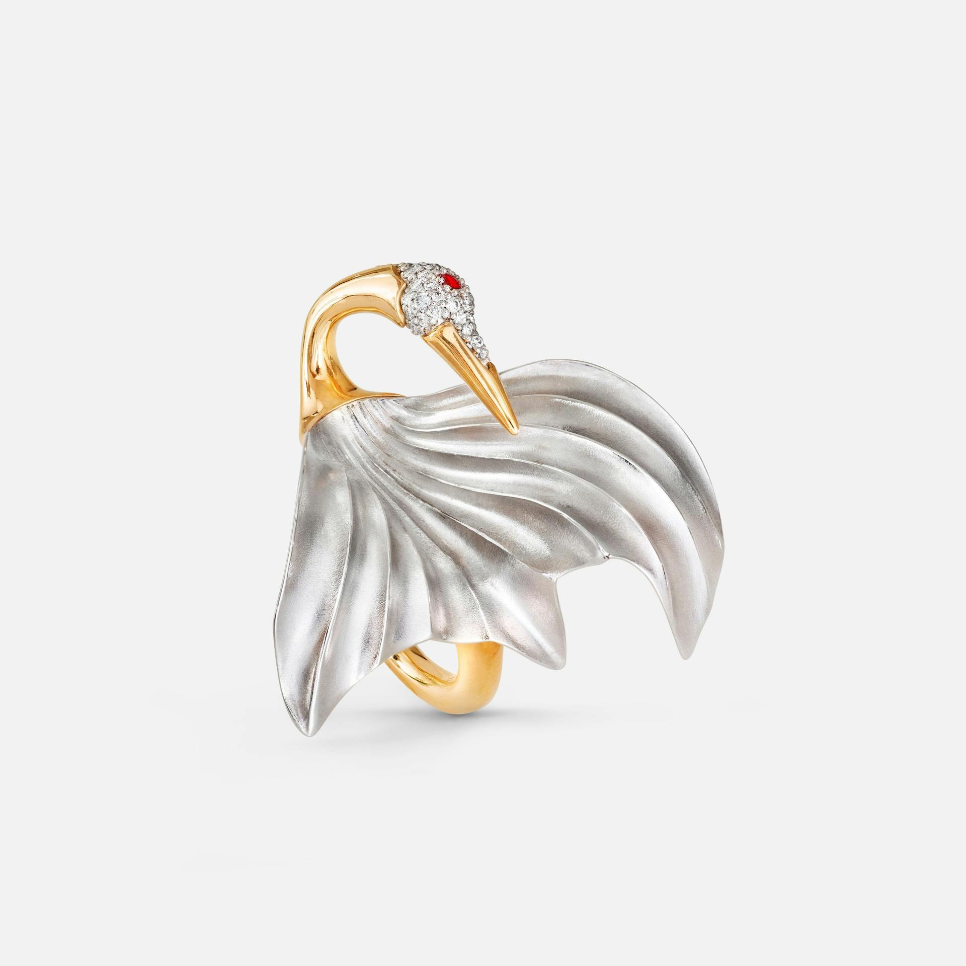 Cranes Ring Large in 18 Karat Gold with Diamonds | Ole Lynggaard Copenhagen