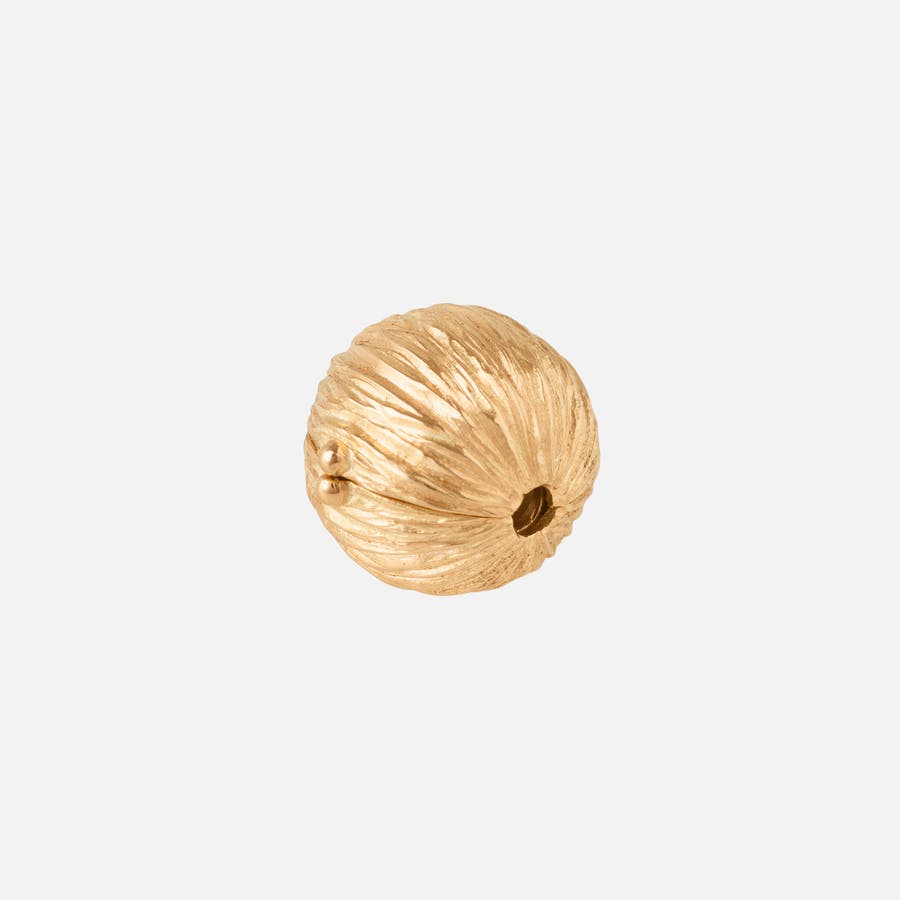 Nature Globe Clasp Large in 18 Karat Yellow Gold | Ole Lynggaard Copenhagen