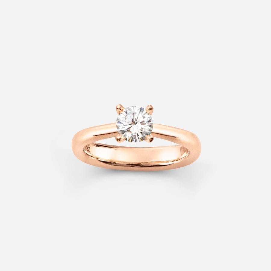 Classic Solitaire ring kraftig i rosaguld med brillantslebet diamant | Ole Lynggaard Copenhagen