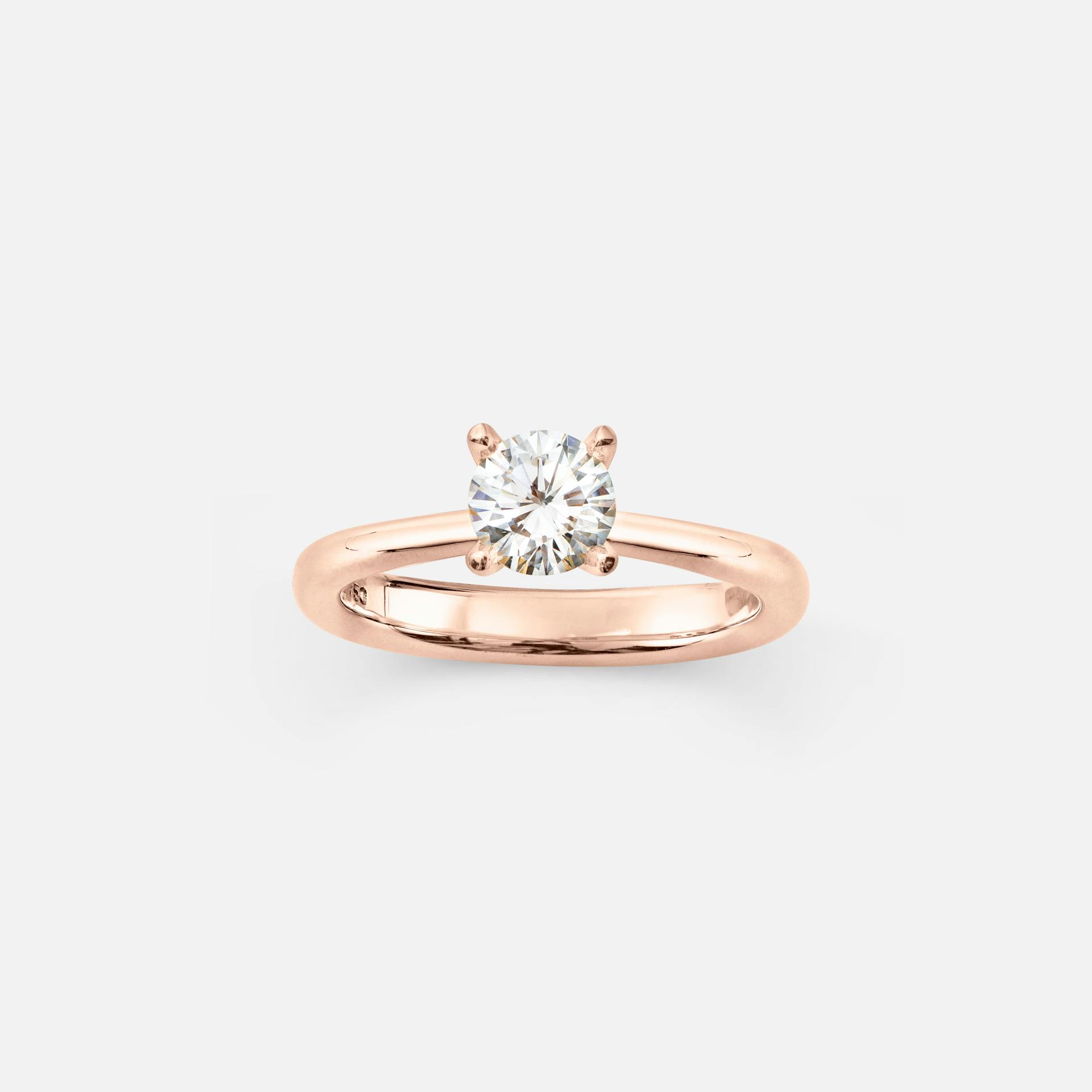 Solitaire necklace 18k rose gold set with a brilliant-cut diamond from 18k rose gold set with a brilliant-cut diamond from 0.30 ct. TW. VS.