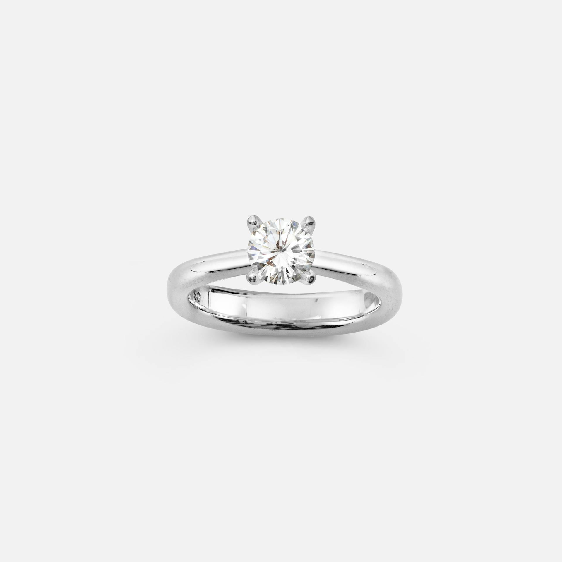 Winter Frost solitaire ring Dummy item for web - ring heavy solitaire WG 18k white gold set with a brilliant-cut diamond from 1.00 ct. TW.VS.
