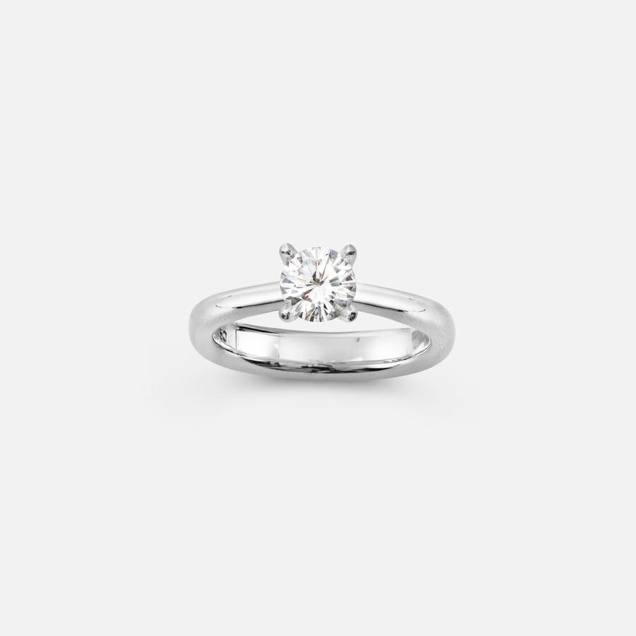 Classic Solitaire ring kraftig i hvidguld med brillantslebet diamant | Ole Lynggaard Copenhagen