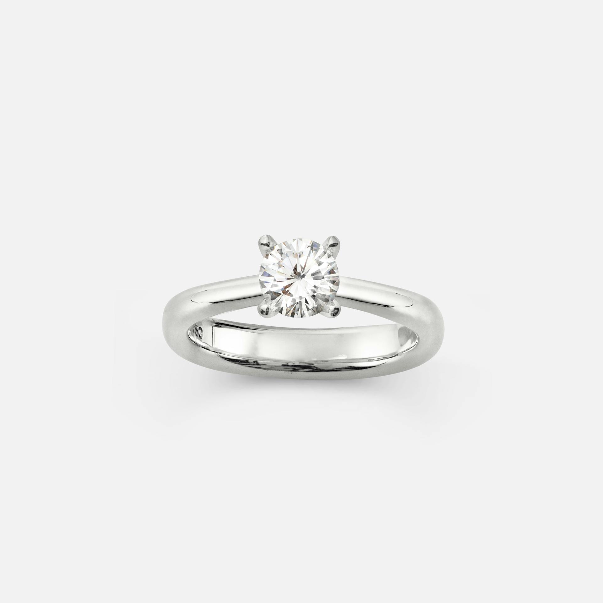 Winter Frost solitaire ring Dummy item for web - ring heavy solitaire PT Platin set with a brilliant-cut diamond from 1.00 ct. TW. VS.

