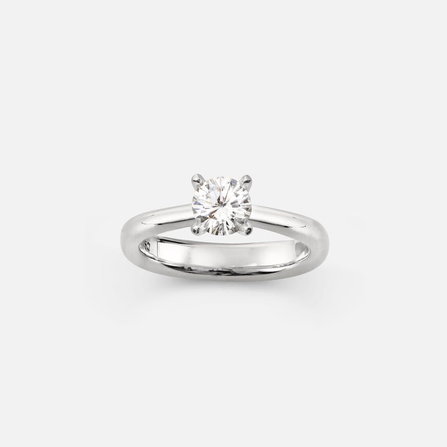 Solitaire ring kraftig i platin med brillantslebet diamant | Ole Lynggaard Copenhagen