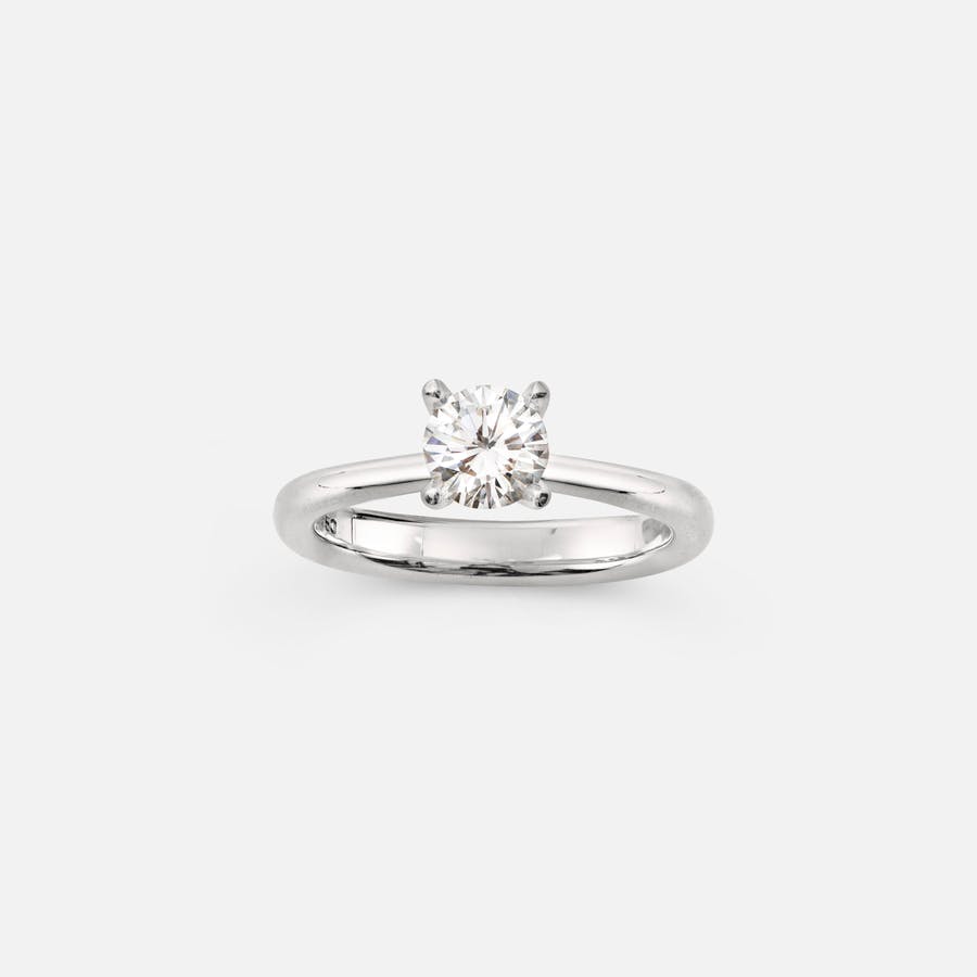 Classic Solitaire Ring schmal in Platin mit einem Diamanten im Brillantschliff | Ole Lynggaard Copenhagen