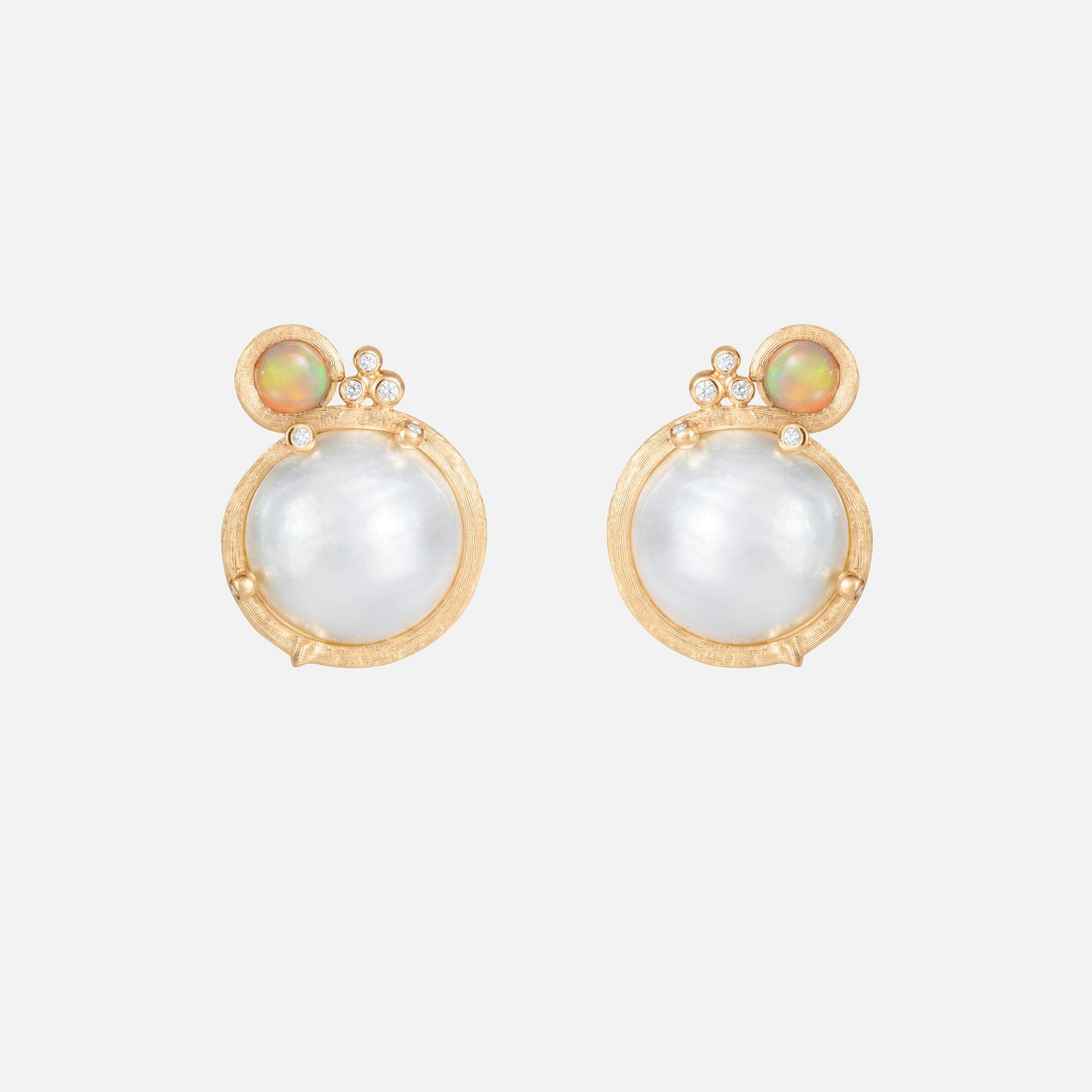 BoHo earclips small 18k gold with mabe pearl and opal
