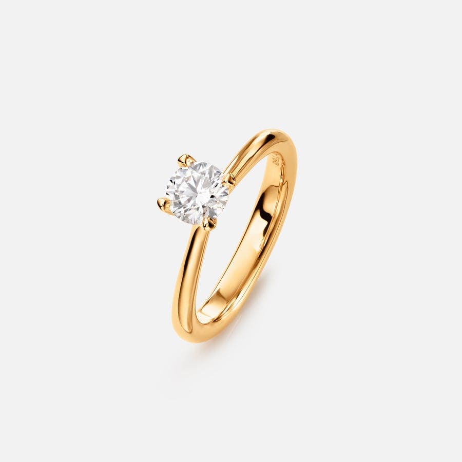 Classic Solitaire Ring aus 18 Karat Gold mit einem Diamanten im Brillantschliff in der Mitte | Ole Lynggaard Copenhagen