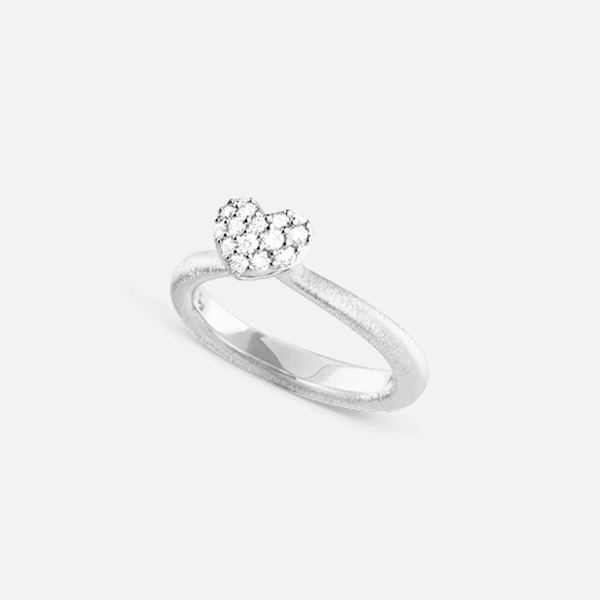 Hearts tekstureret ring stor i hvidguld med diamanter i pavé | Ole Lynggaard Copenhagen