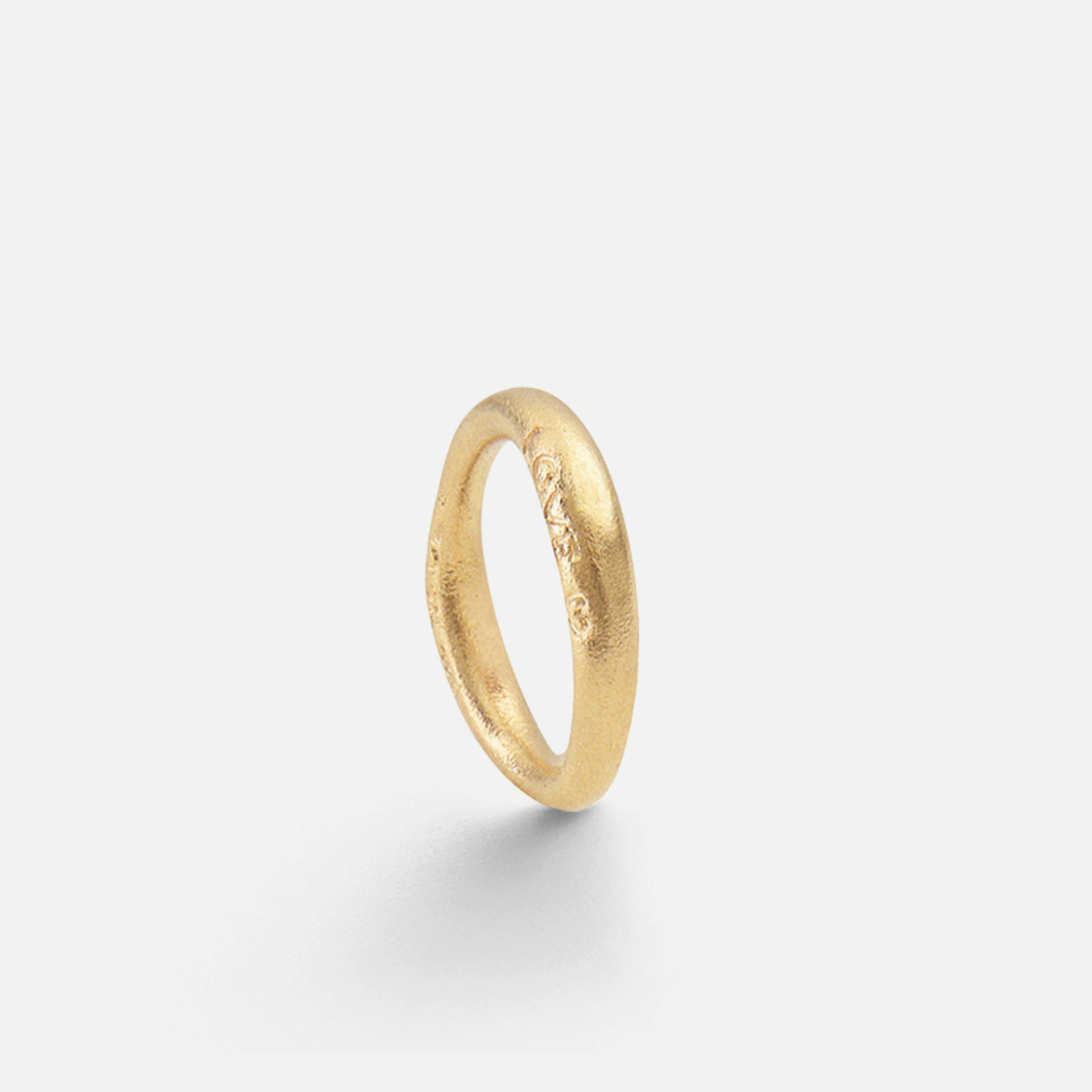 Love ring 3 18k gold textured