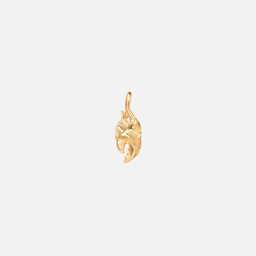 Young Fish Claw pendant small in 18 karat yellow gold | OLE LYNGGAARD COPENHAGEN	