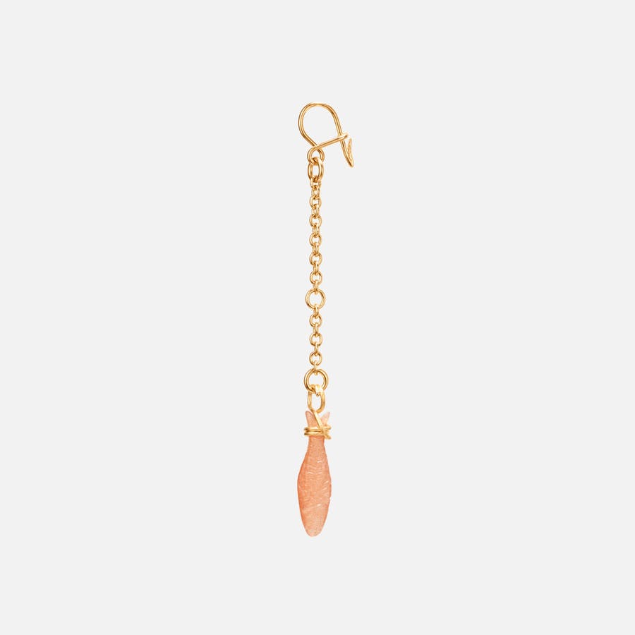 Young Fish earring pendant in 18 karat yellow gold and blush moonstone | OLE LYNGGAARD COPENHAGEN	
